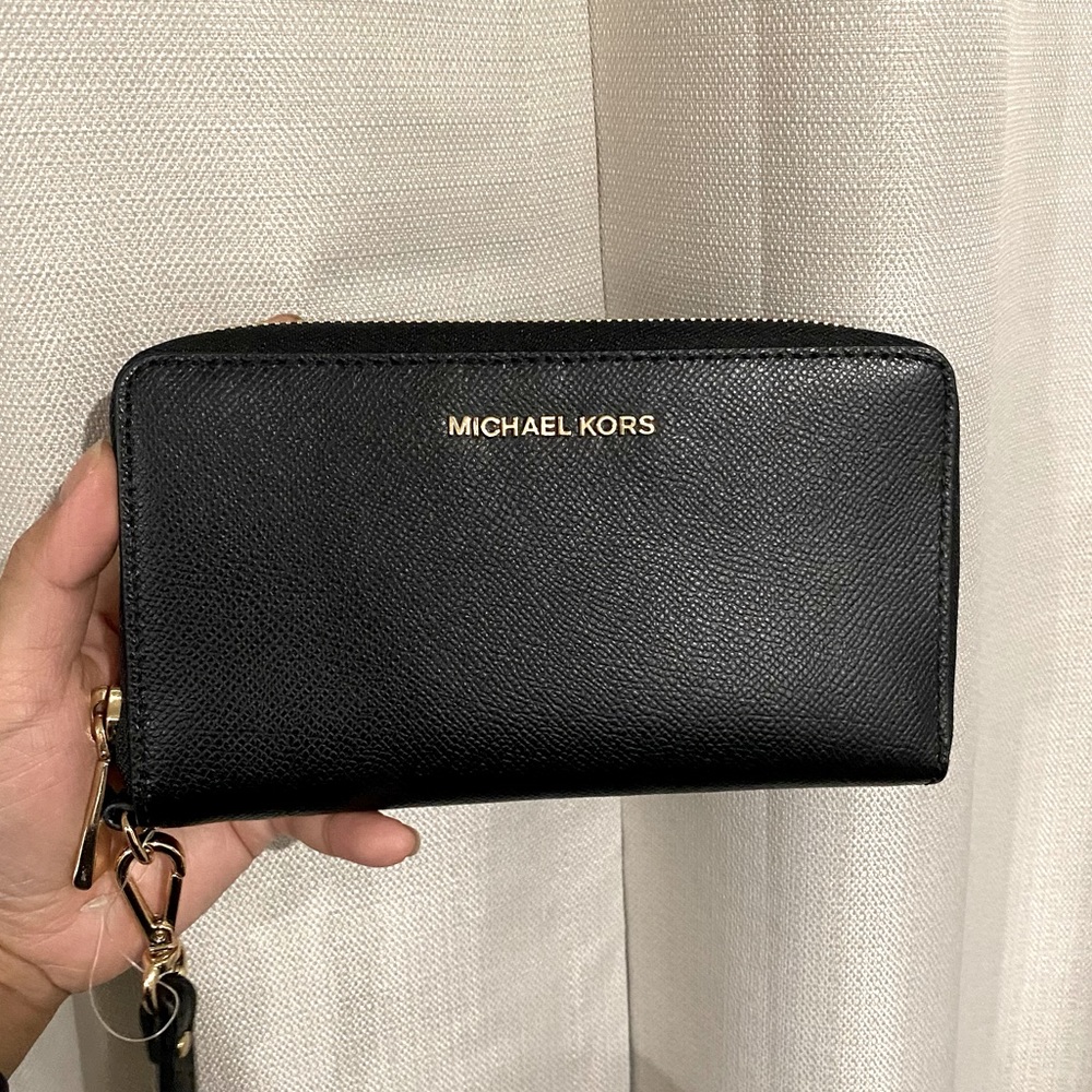 Michael Kors Multifunction Wallet Wristlet
